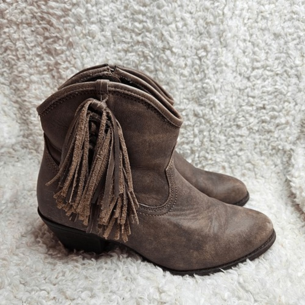 Ariat Duchess Fringed‎ Leather Western Ankle Boots sz 8.5